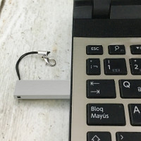 MEMORIA USB CLIP 16 GB